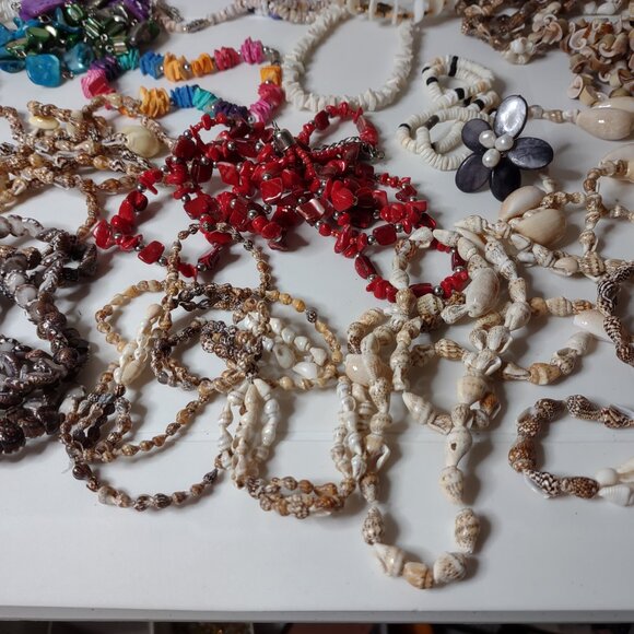 30 Pc Lot Of Shell Jewelry - Picture 8 of 16